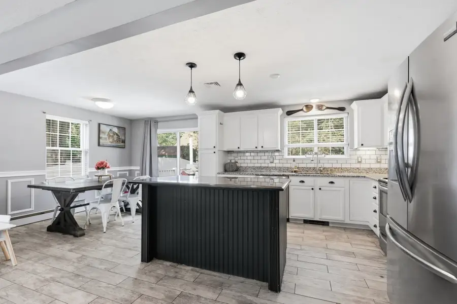 29 Clearview Ave, Fitchburg, MA 01420 - #3