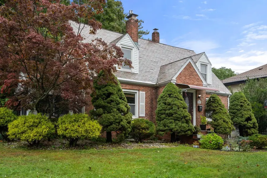 43 Winsor St, Ludlow, MA 01056 - #2