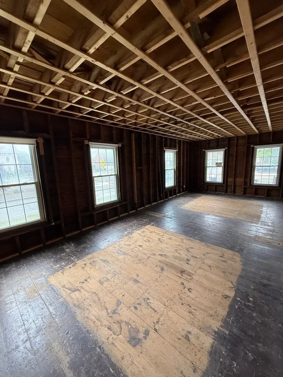 151 S Main St, Orange, MA 01364 - #3