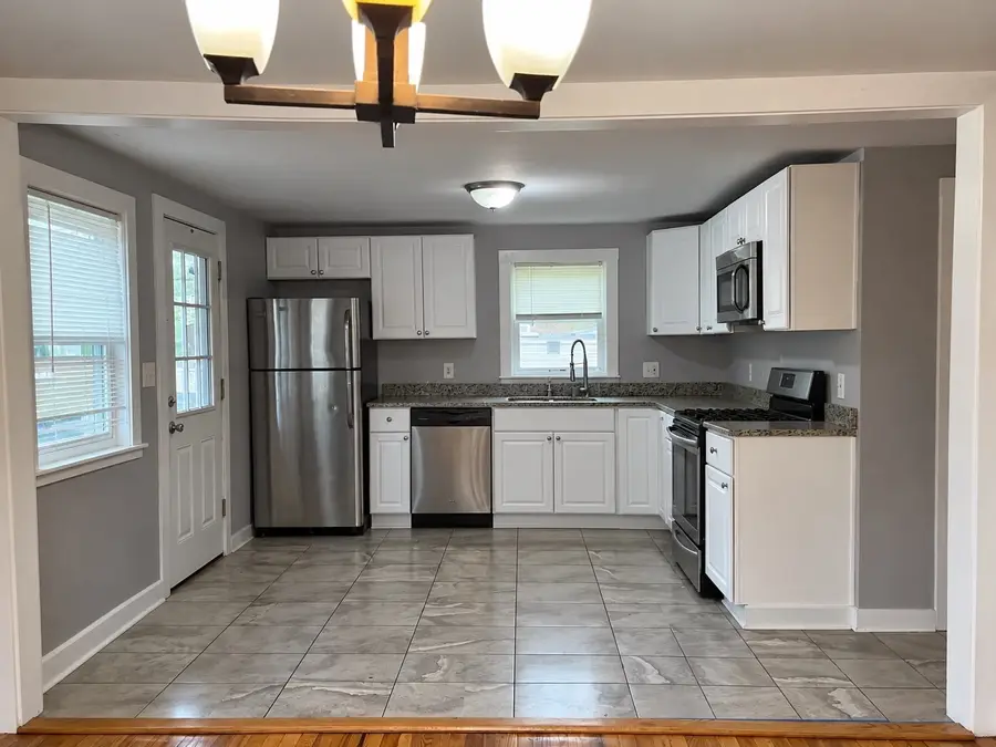 30 Amesbury St, Worcester, MA 01605 - #3
