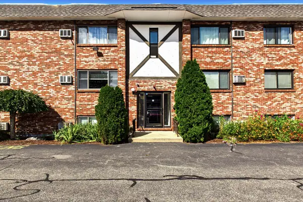 33 Mccormick Ter #39, Stoughton, MA 02072