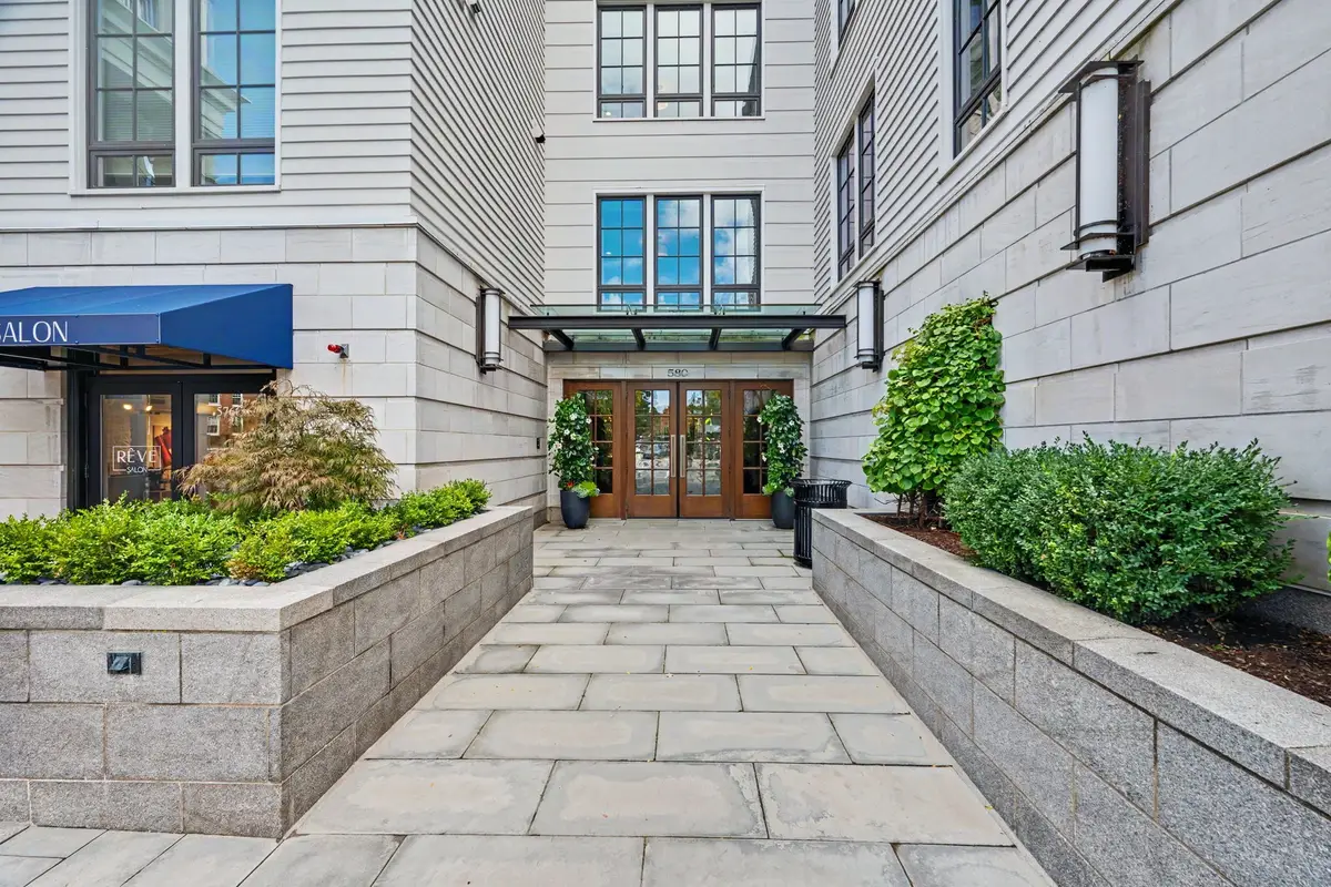 580 Washington St #406, Wellesley, MA 02482 - #1