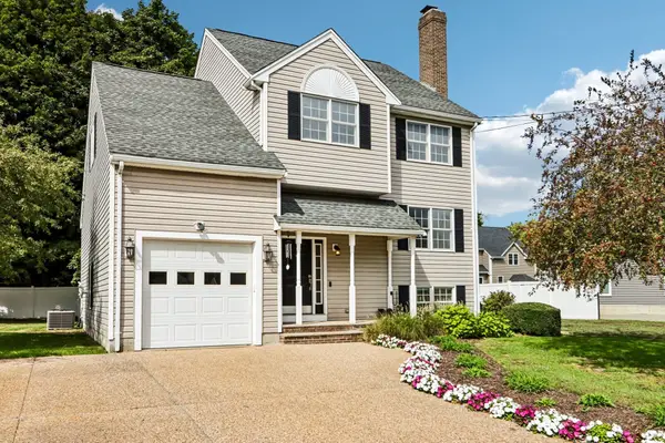28 Hampden Ave, Burlington, MA 01803