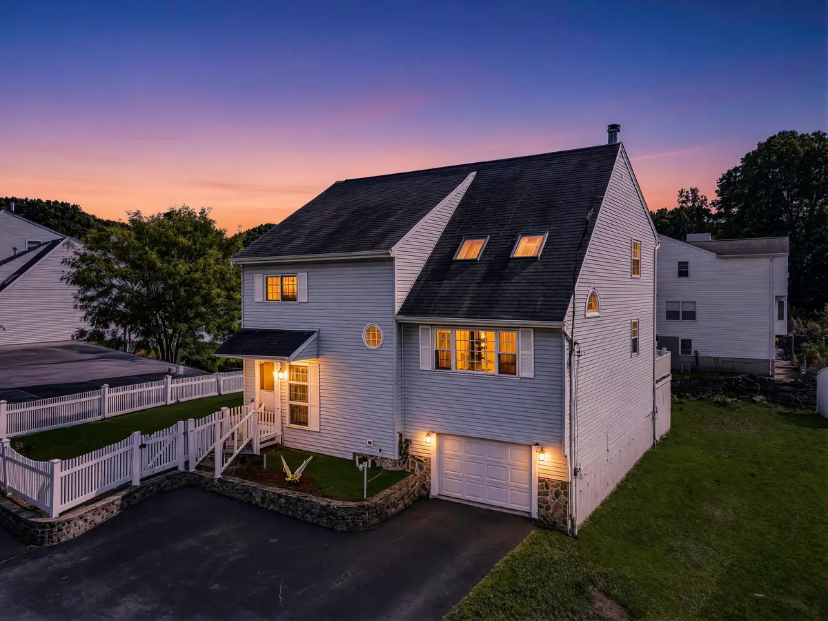 102 Sunderland Rd, Worcester, MA 01604 - #1