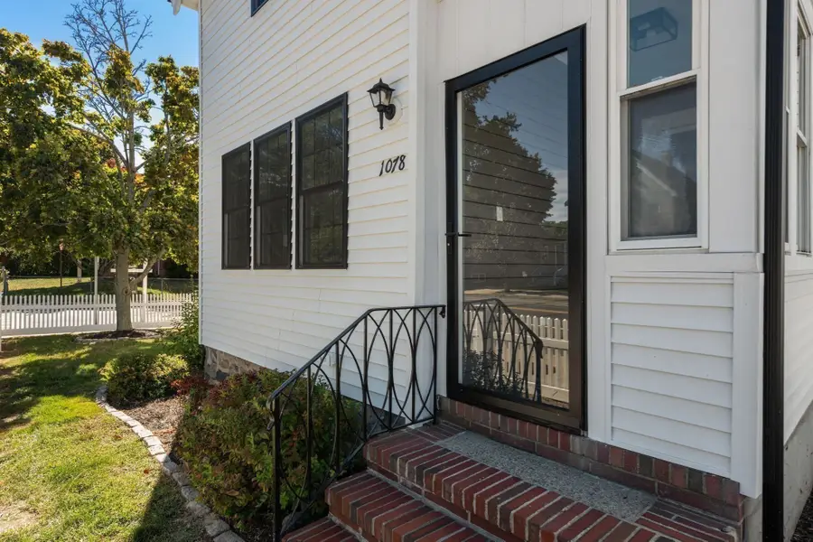 1078 Main St, Melrose, MA 02176 - #3