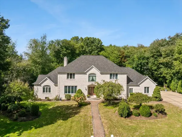 84 Jane Howland Dr, Seekonk, MA 02771