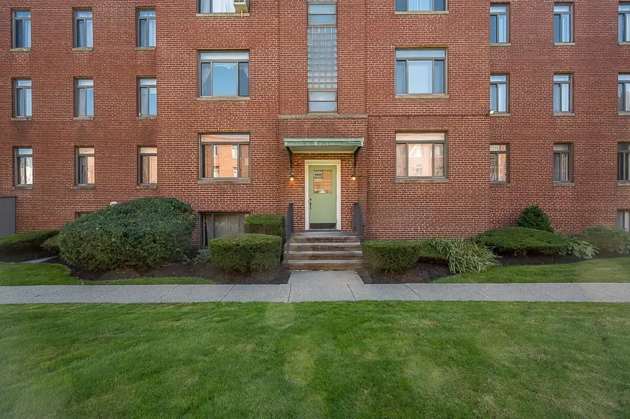 10 Ashland Street #3R, Worcester, MA 01609 - #2