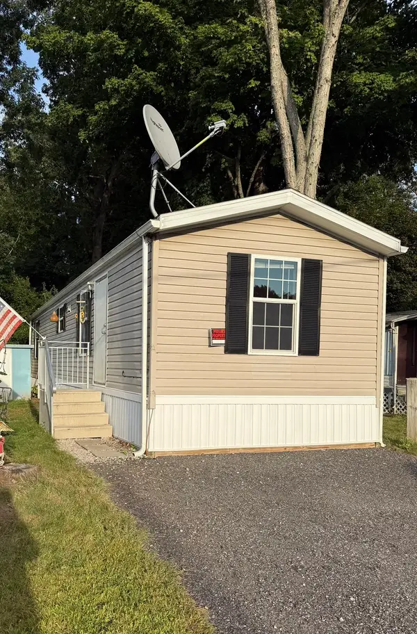557 Southwest Cutoff #67, Worcester, MA 01607