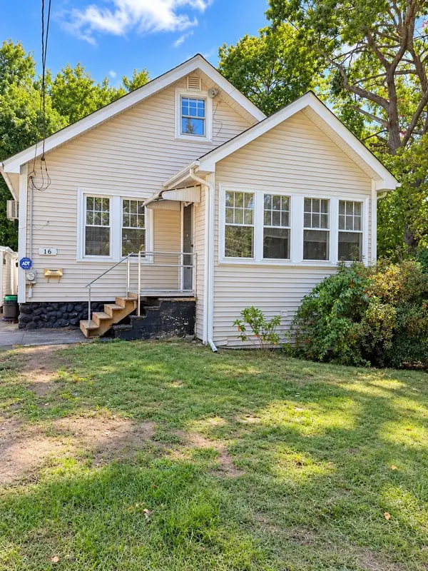 16 Winnipeg St, Worcester, MA 01607