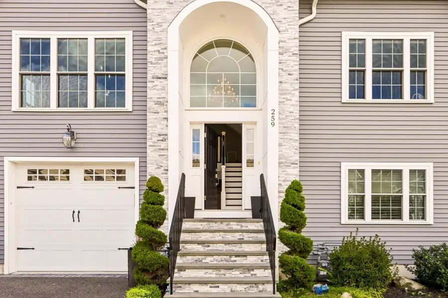 259 Oakwood Ave, Revere, MA 02151 - #2