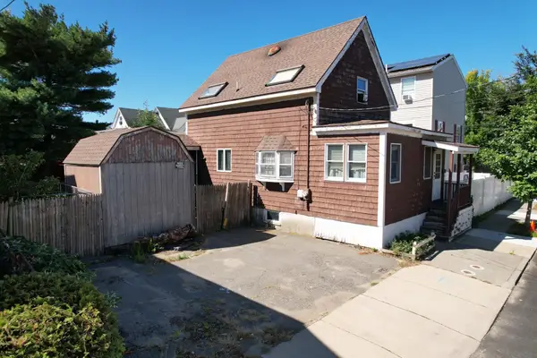 75 Light St, Lynn, MA 01905