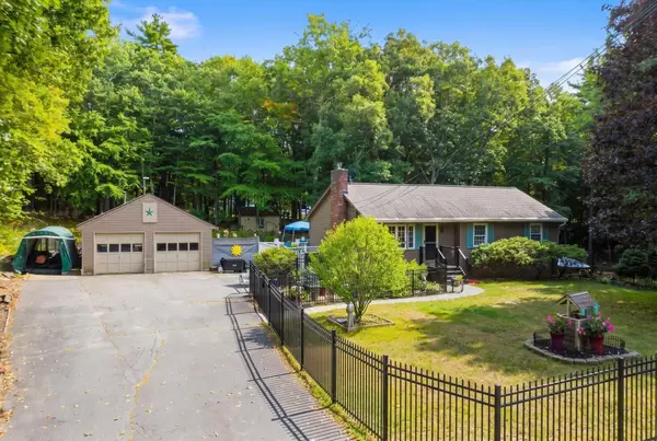 17 Maple Street, Douglas, MA 01516