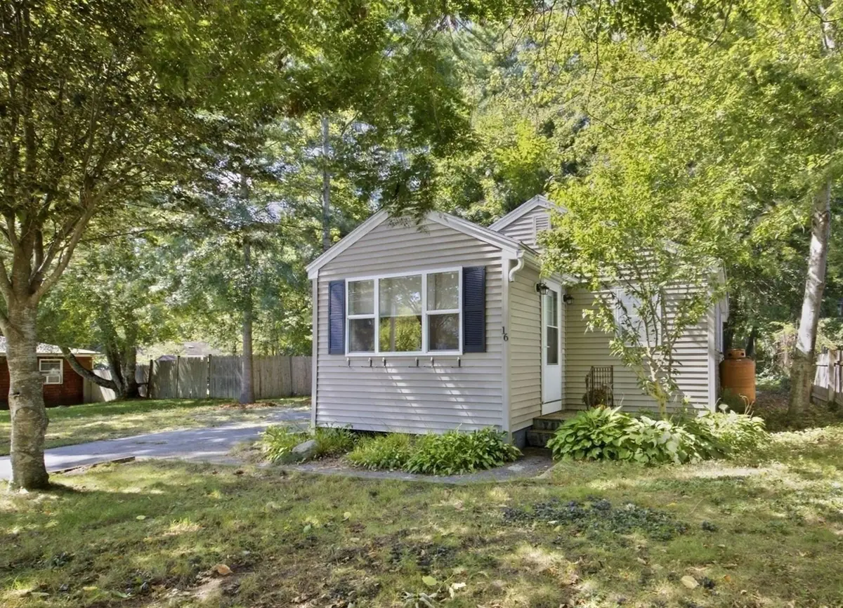 16 Fourth Ave., Lakeville, MA 02347 - #1