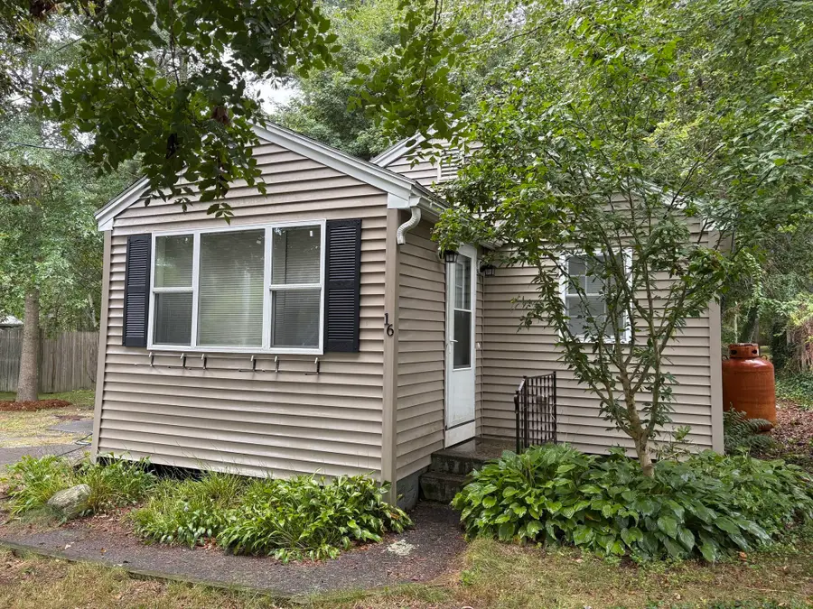 16 Fourth Ave., Lakeville, MA 02347 - #2