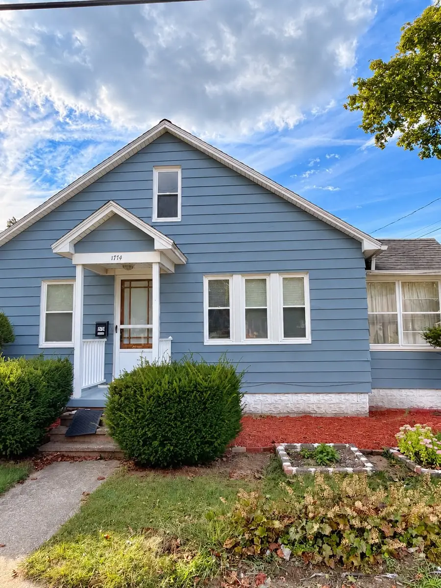 1774 Carew St, Springfield, MA 01104 - #2