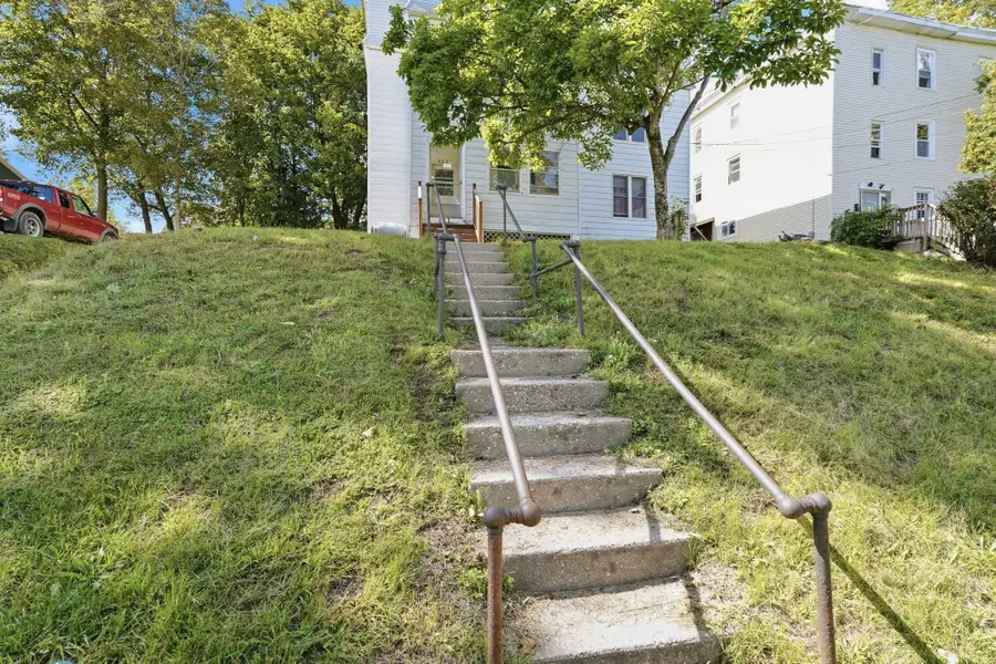 151 Onota St, Pittsfield, MA 01201 - #3