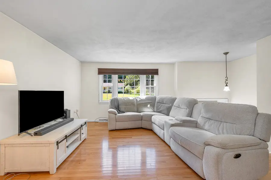 7 Hickory Dr, Townsend, MA 01469 - #3