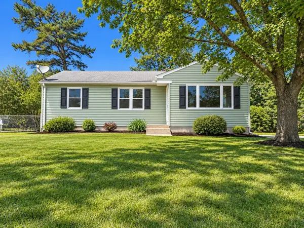 32 Campbell Dr, Easthampton, MA 01027