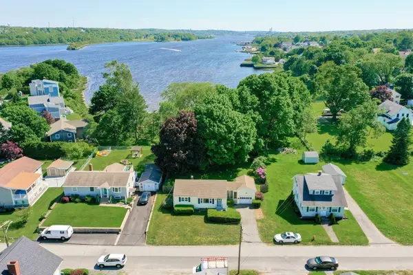 113 Old Colony Avenue, Somerset, MA 02726