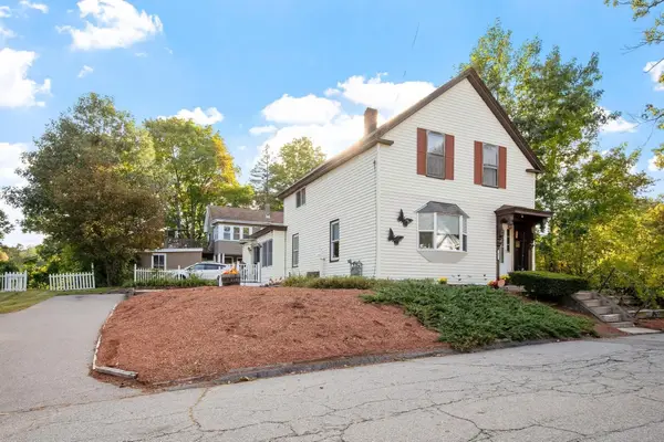 41 Smith St, Fitchburg, MA 01420