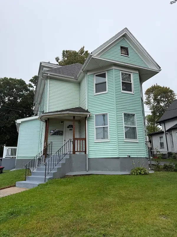 382 Green St Ext, Brockton, MA 02301