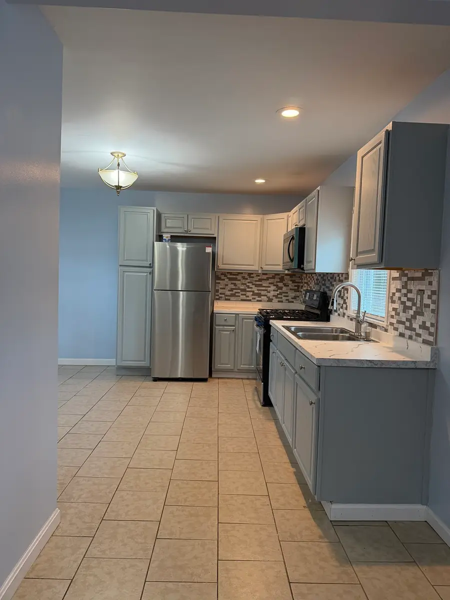 382 Green St Ext, Brockton, MA 02301 - #3