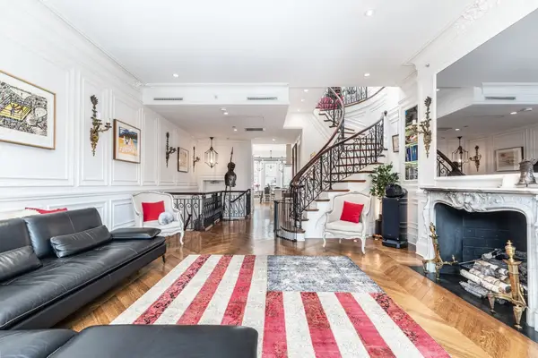 230 Commonwealth Ave, Boston, MA 02116