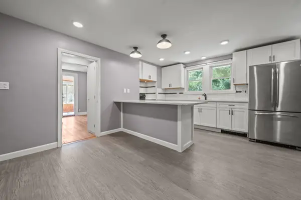 52 Forest Park Rd, Woburn, MA 01801