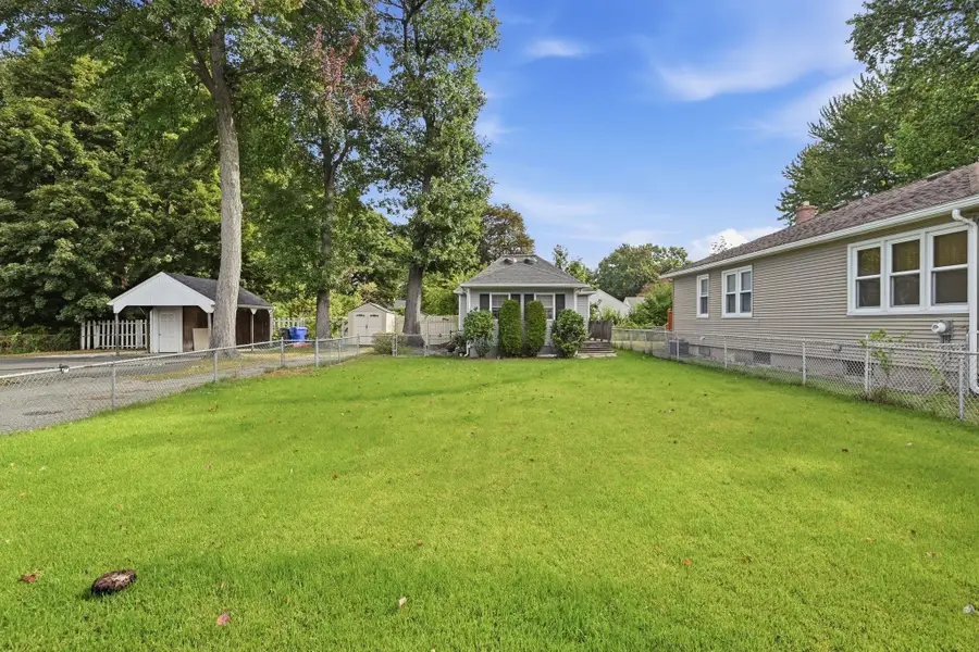 215 Eddy St, Springfield, MA 01104 - #2
