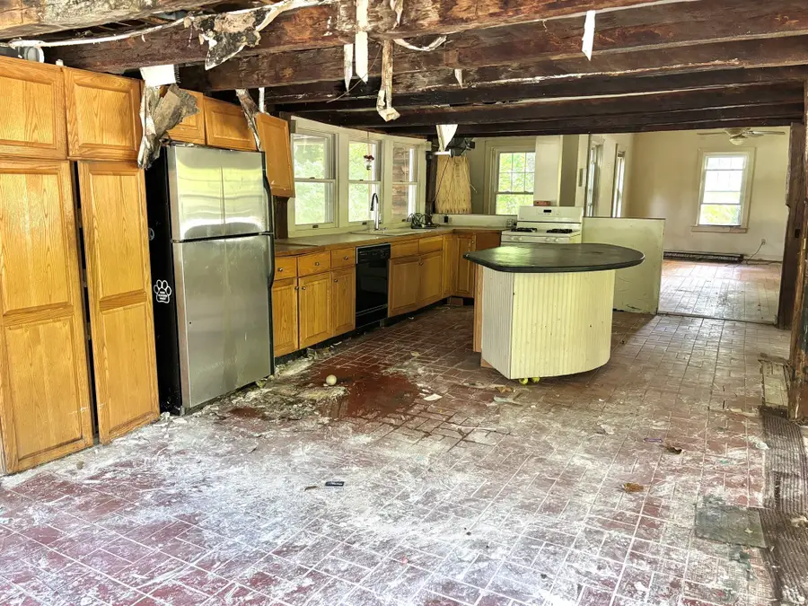 279 Oldham St, Pembroke, MA 02359 - #3