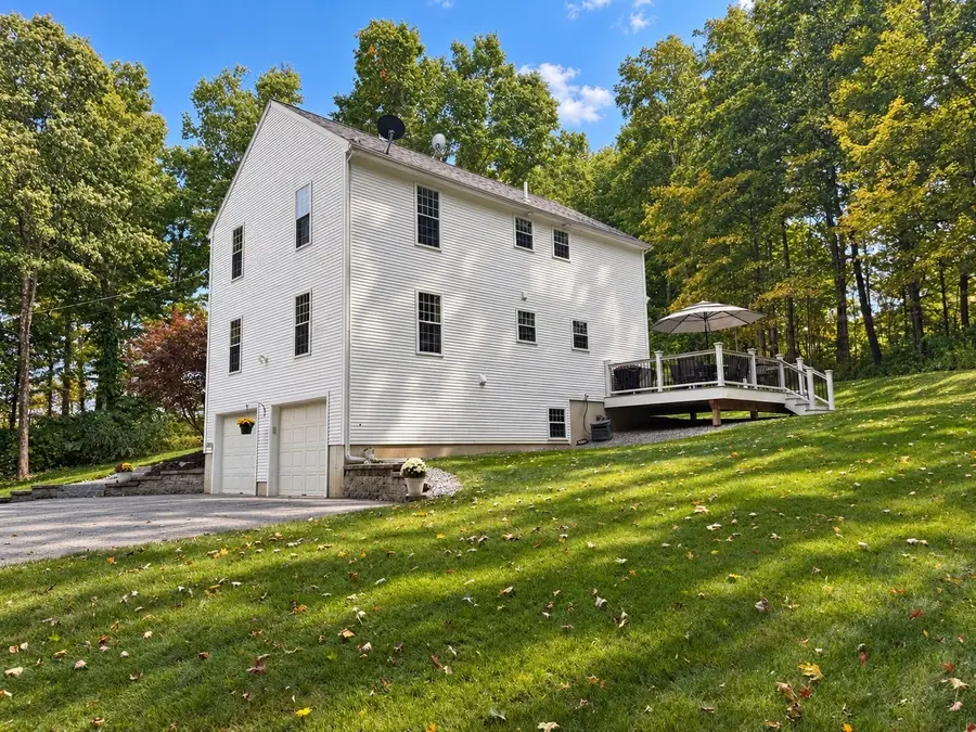 823 Moore Rd, New Braintree, MA 01531 - #3