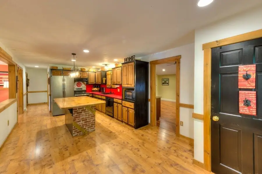 352 Lake Ave., Worcester, MA 01604 - #3