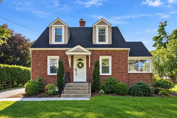 25 Dearborn Street, East Longmeadow, MA 01028