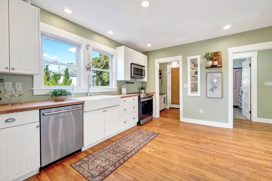 4-6 Crane Ave, Maynard, MA 01754 - #2
