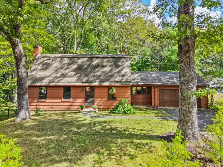 8 Ethelyn Cir, Maynard, MA 01754 - #2