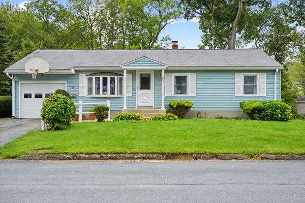 3 Vine St, Webster, MA 01570