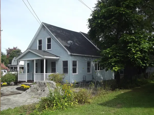 27 Elizabeth St, Lunenburg, MA 01462