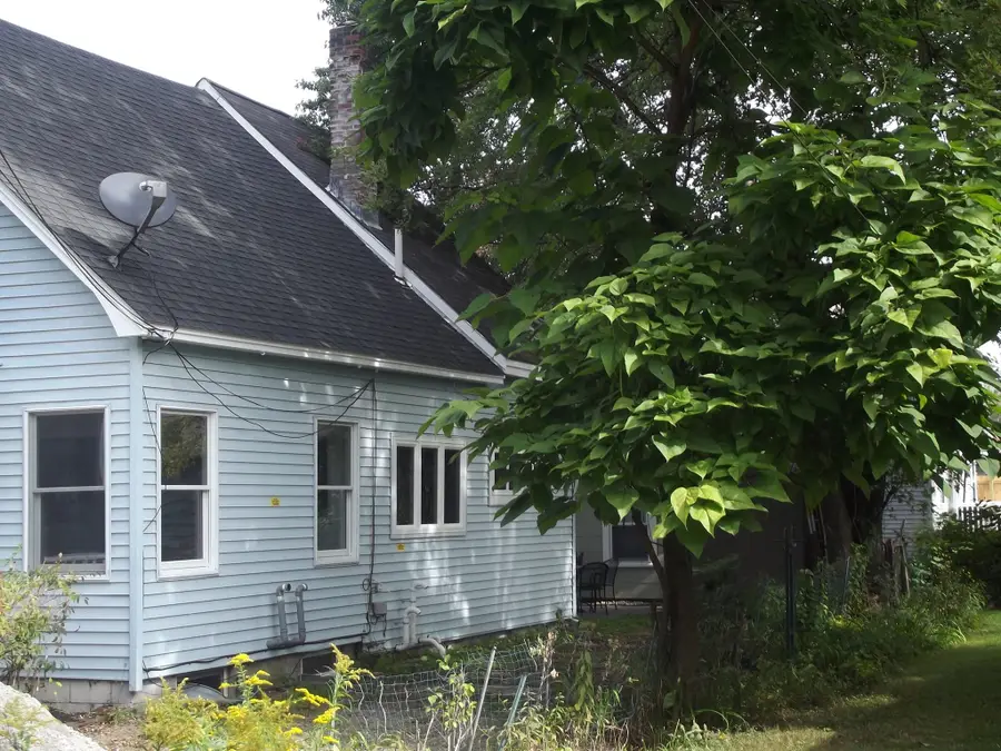 27 Elizabeth St, Lunenburg, MA 01462 - #2