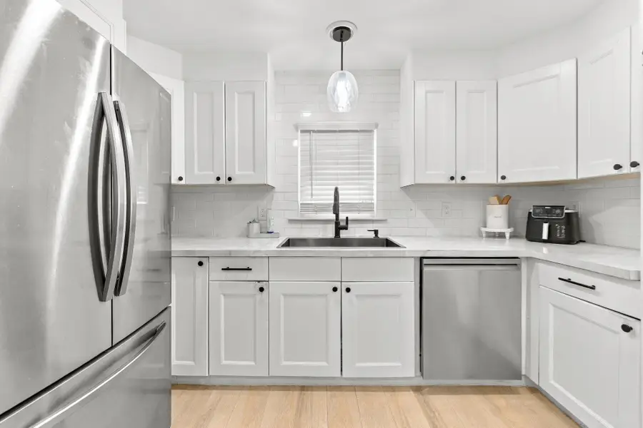 861 Pleasant St, Attleboro, MA 02703 - #3
