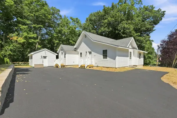 204 River Dr, Hadley, MA 01035