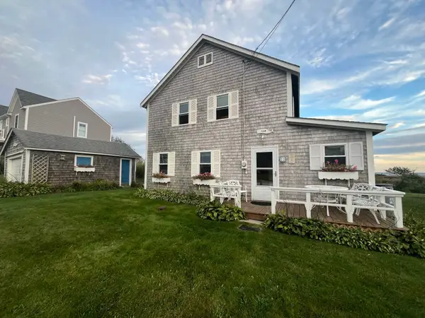 22 First Street, Westport, MA 01057