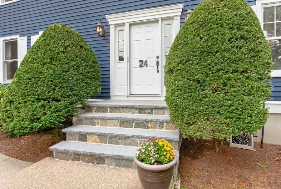 24 Darlene Dr, Southborough, MA 01772 - #2