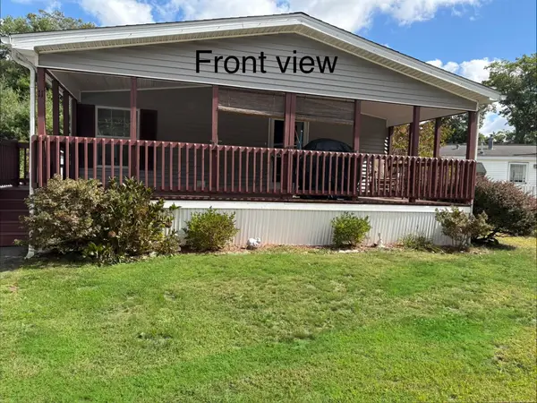 11 Medallion Road, Holbrook, MA 02343