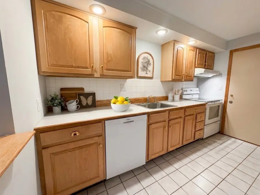276 Albion #5, Wakefield, MA 01880 - #3