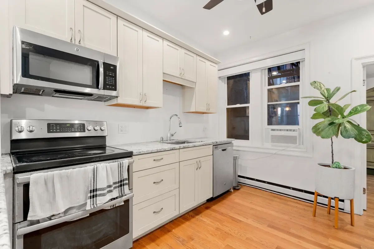 162 Endicott St #1, Boston, MA 02113 - #1