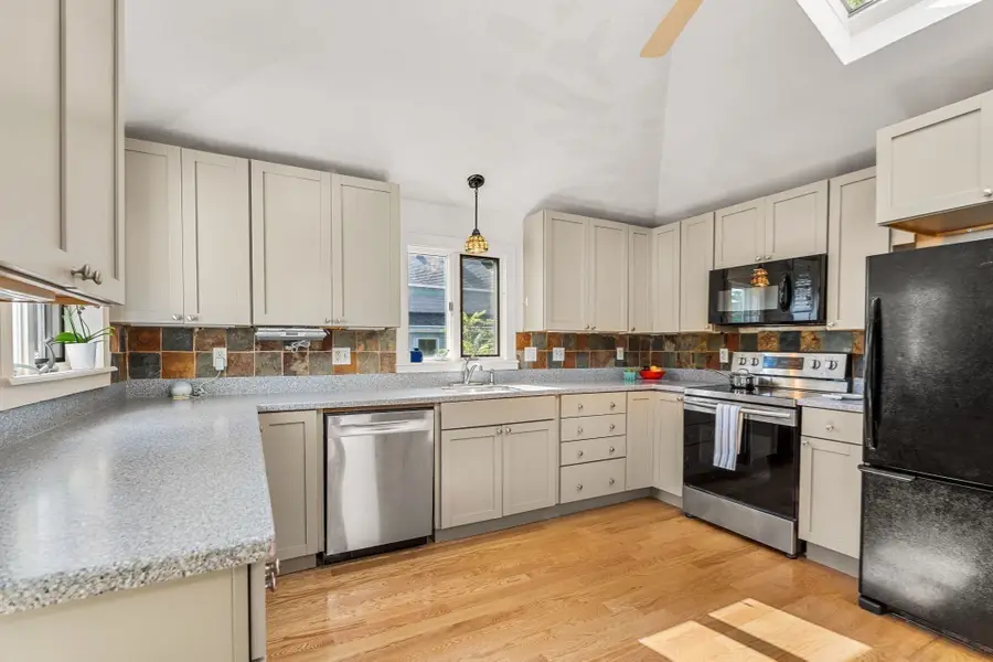 38 Pigeon Hill St, Rockport, MA 01966 - #3