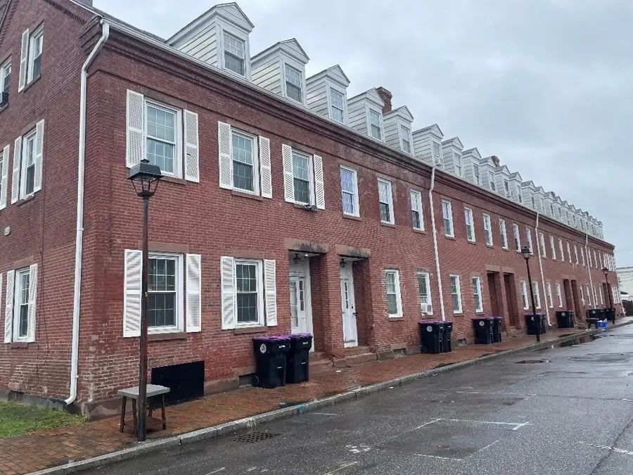 11 Center Street, Holyoke, MA 01040 - #3