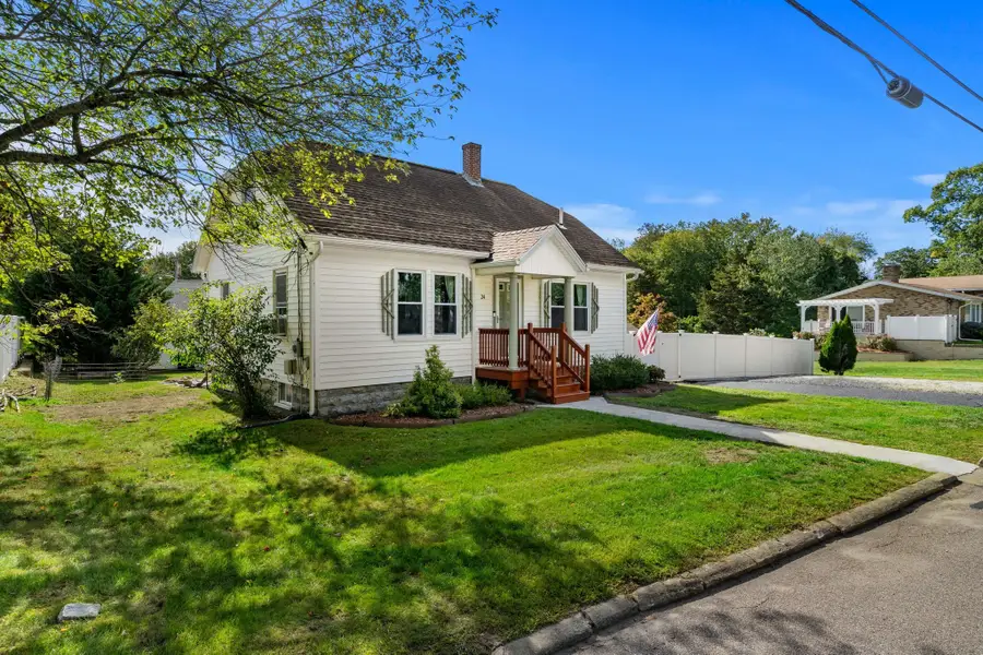24 Lakeview Ave, Taunton, MA 02780 - #2
