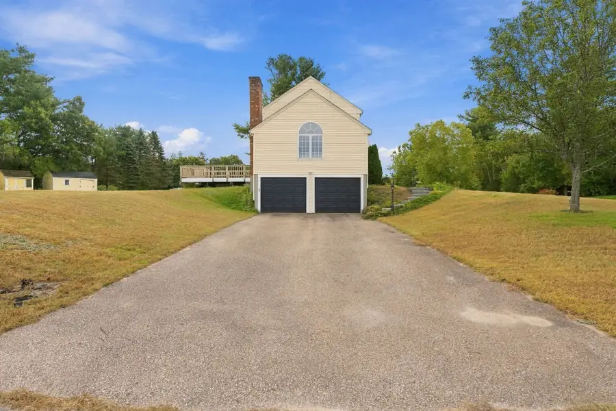 27 Charles Ave, Uxbridge, MA 01569 - #2