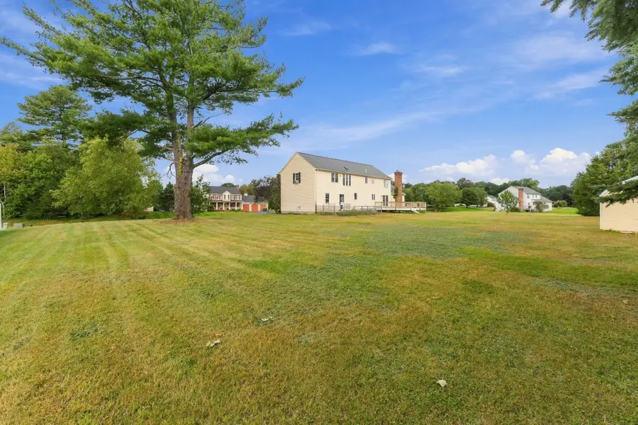 27 Charles Ave, Uxbridge, MA 01569 - #3